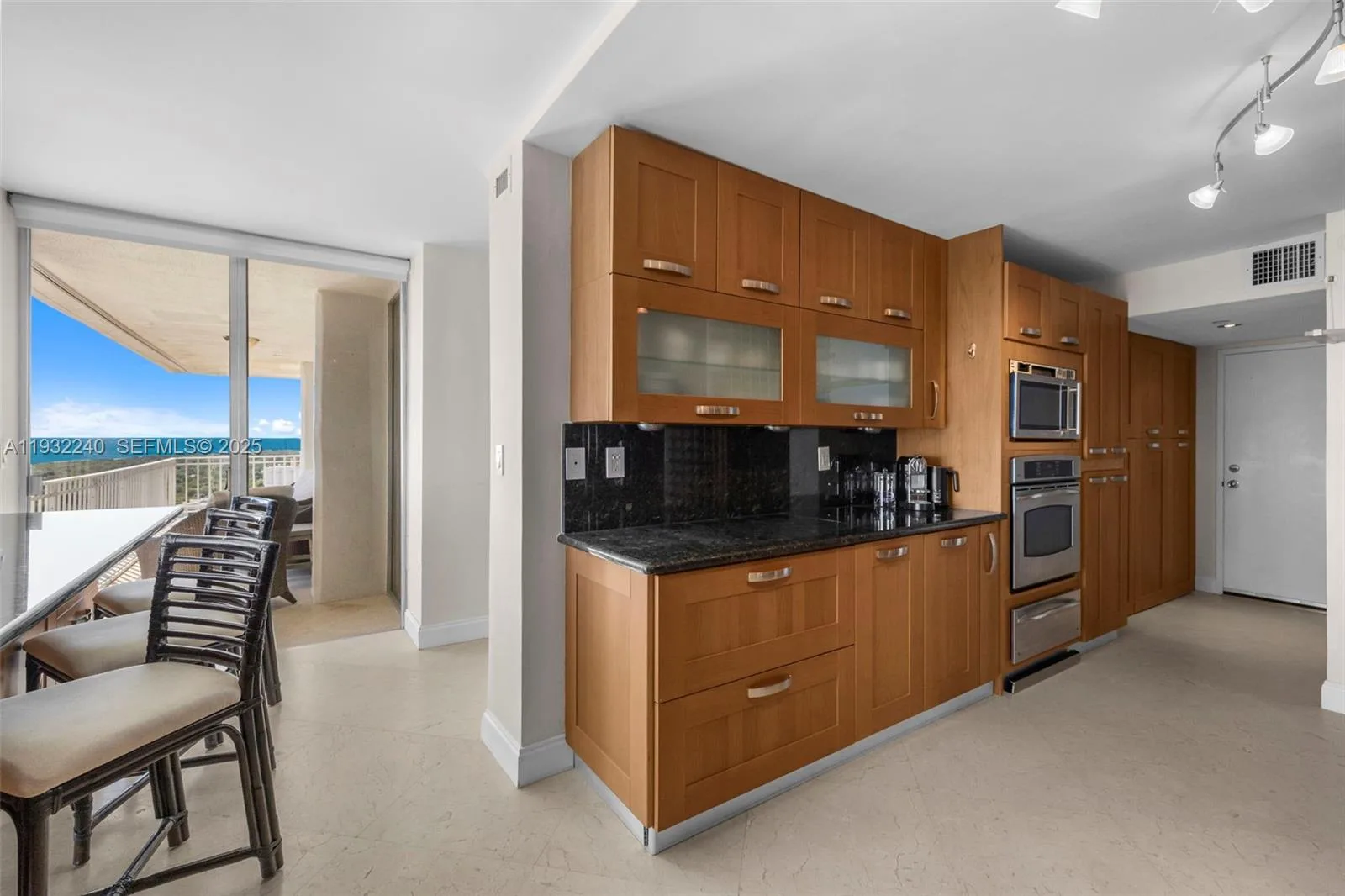 881 Ocean Dr # 20A, Key Biscayne, FL 33149 photo 12