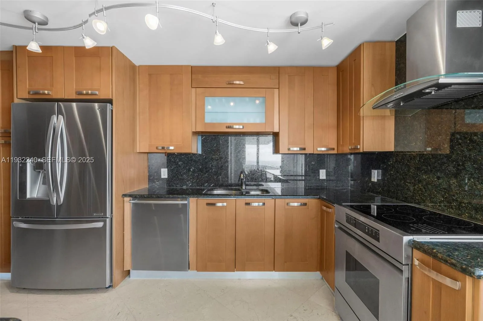 881 Ocean Dr # 20A, Key Biscayne, FL 33149 photo 9