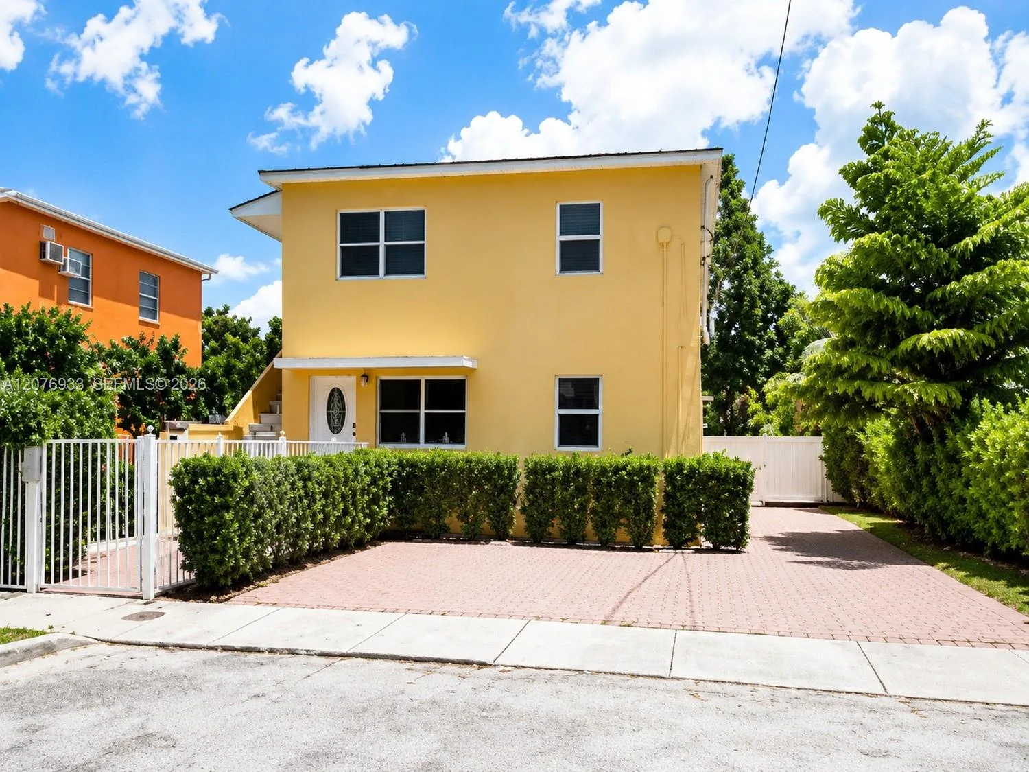 985 SW 10th St # 1, Miami, FL 33130