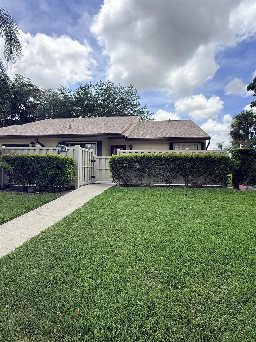 1017 Green Pine Boulevard # H, West Palm Beach, FL 33409