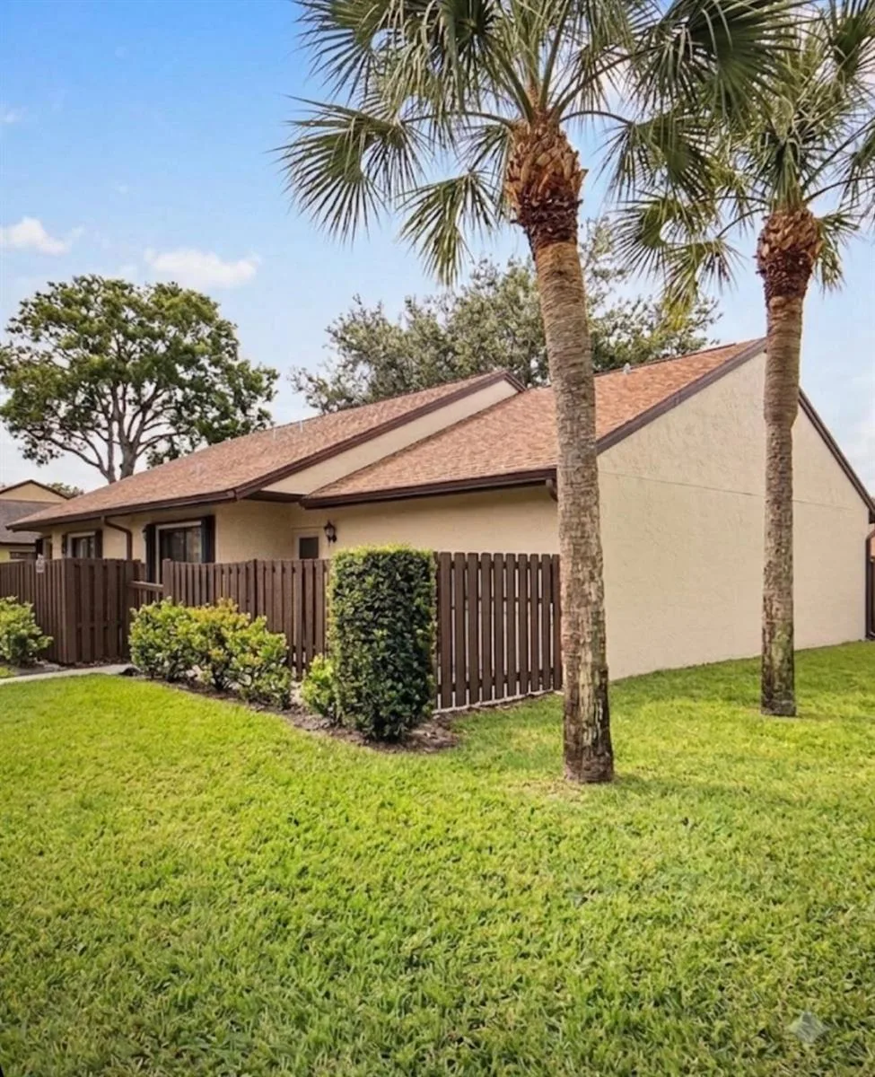 1017 Green Pine Boulevard # H, West Palm Beach, FL 33409 photo 2
