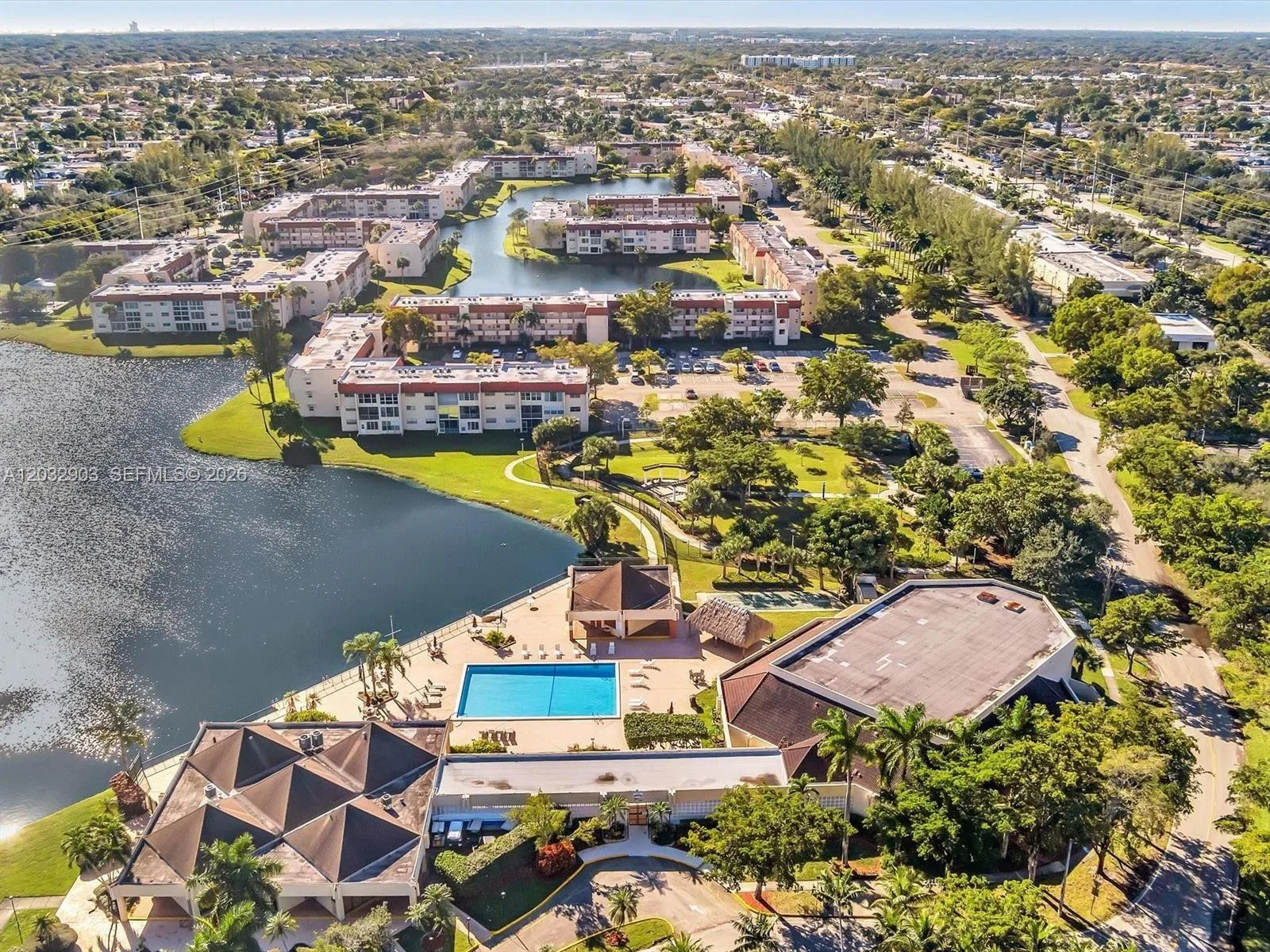 9041 Sunrise Lakes Blvd # 106, Sunrise, FL 33322