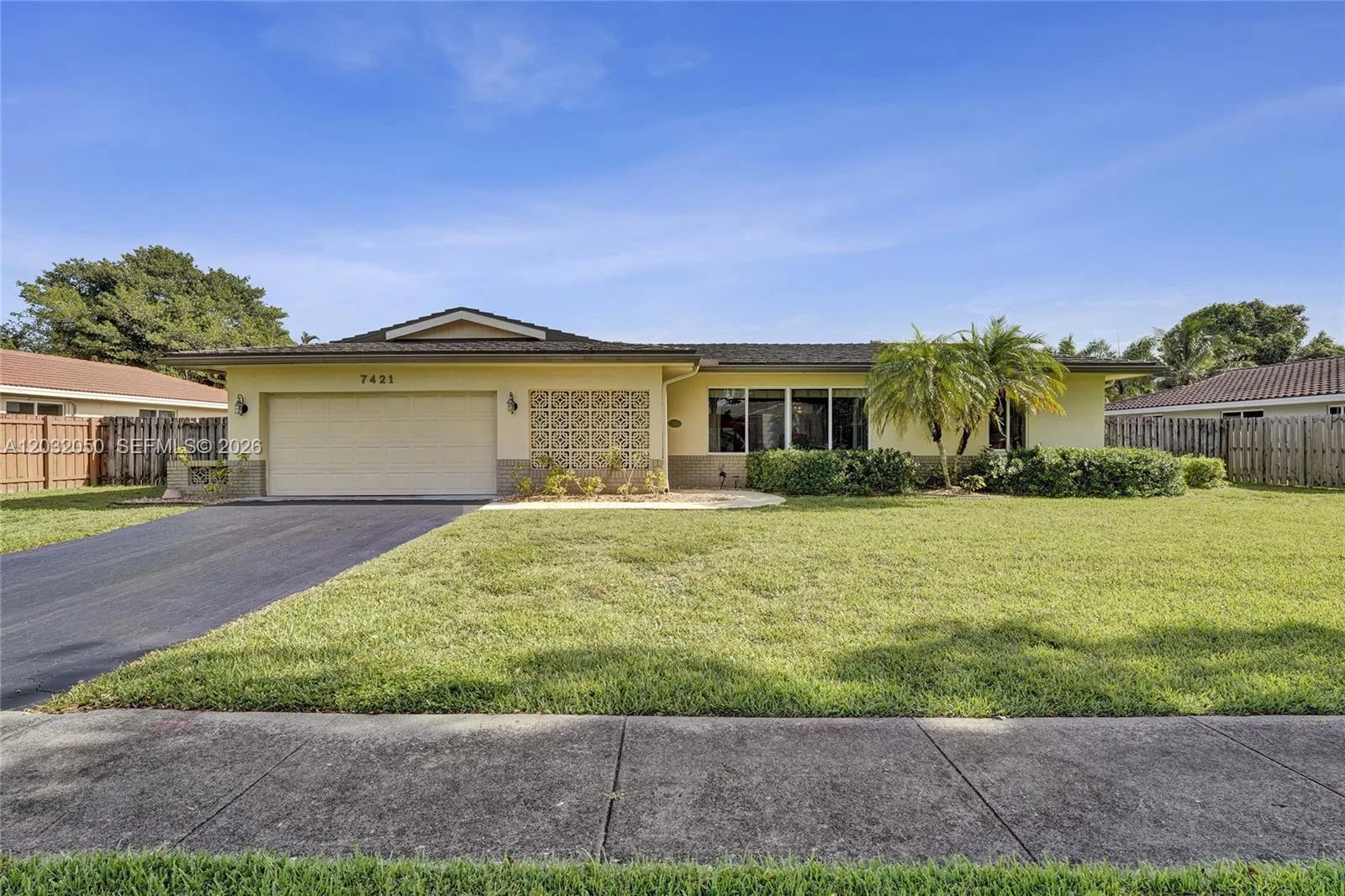 7421 NW 8th Ct, Plantation, FL 33317