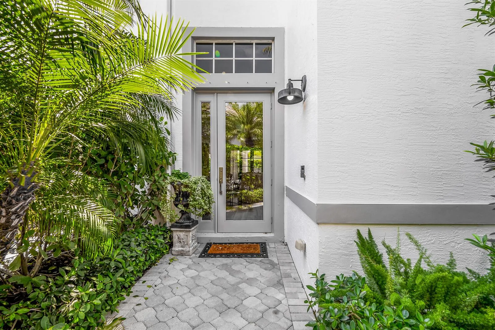 2427 Players Court, Wellington, FL 33414