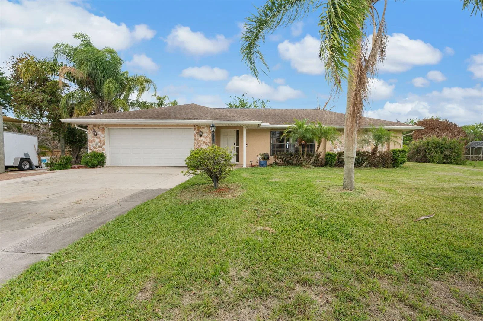 1096 54th Avenue, Vero Beach, FL 32966 photo 2