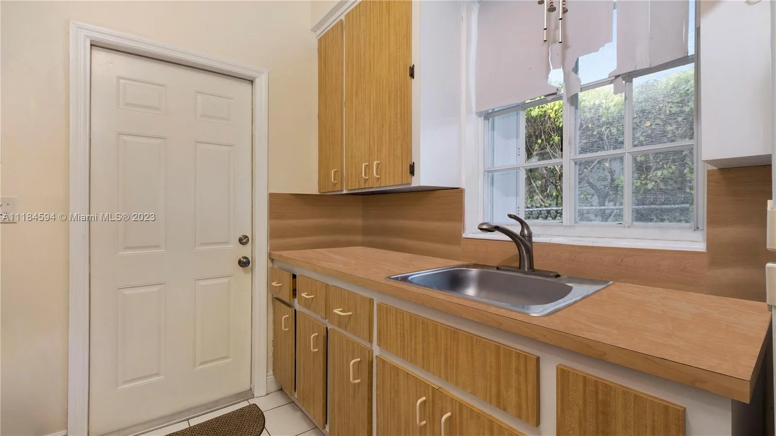 535 W 51st St, Miami Beach, FL 33140 photo 13