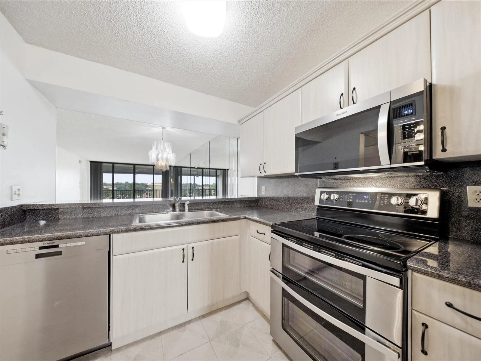 6539 CORAL LAKE Drive # 403, Margate, FL 33063 photo 5