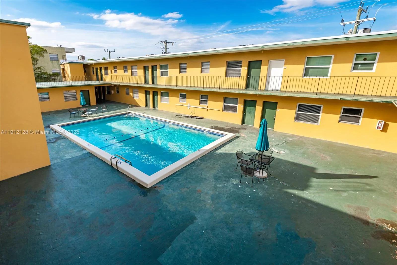 1975 NE 135th St # 3B, North Miami, FL 33181