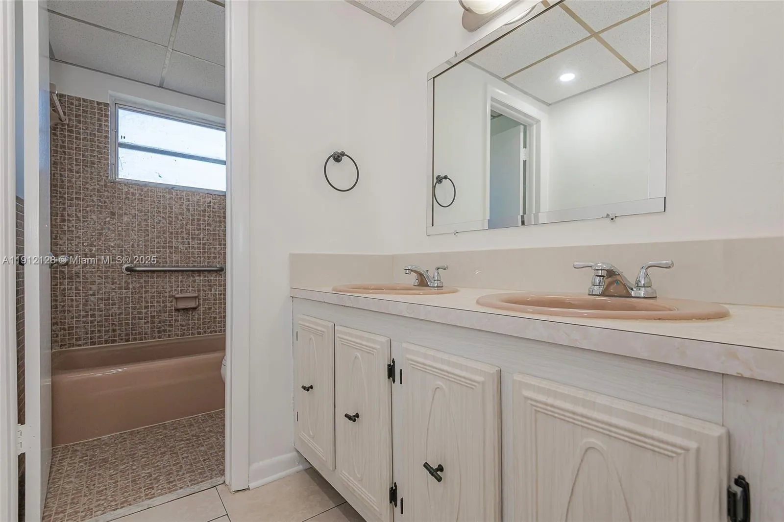 1975 NE 135th St # 3B, North Miami, FL 33181 photo 4