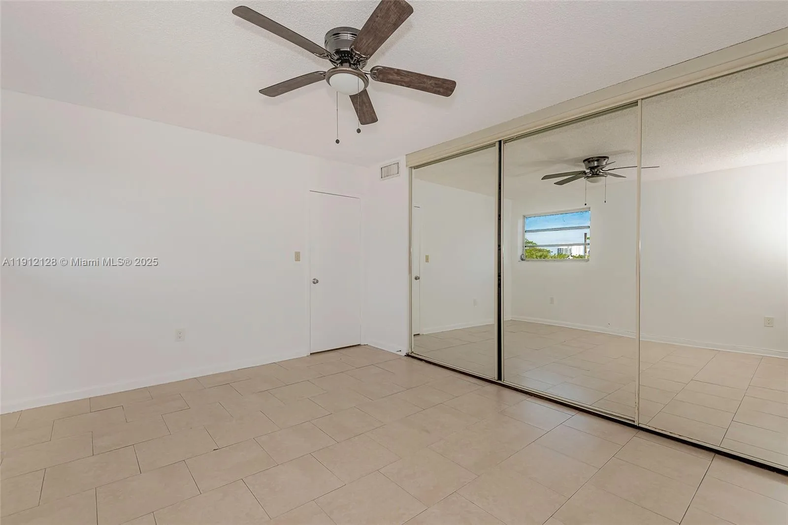 1975 NE 135th St # 3B, North Miami, FL 33181 photo 5