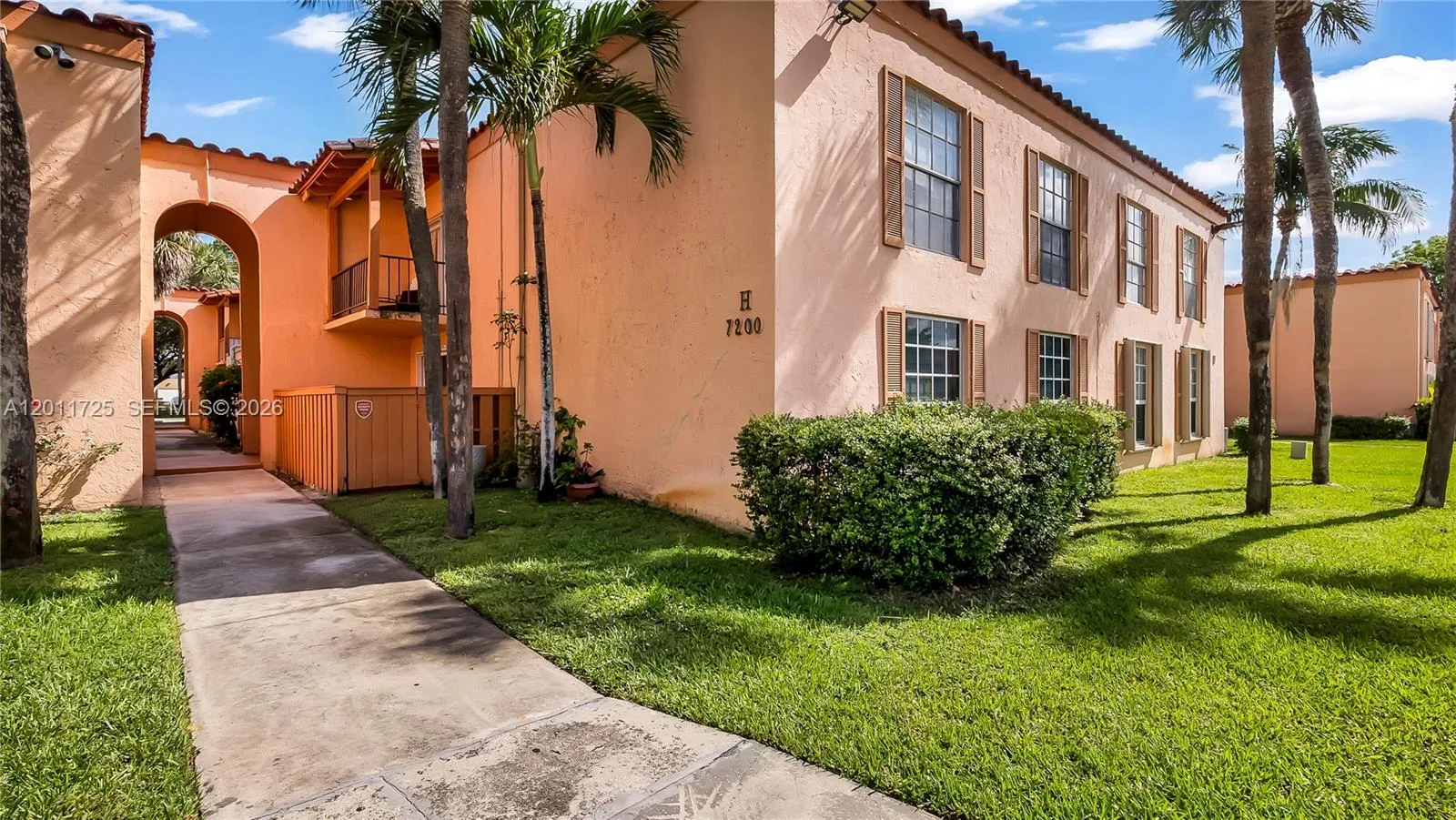 7200 Fairway Dr # H12, Miami Lakes, FL 33014