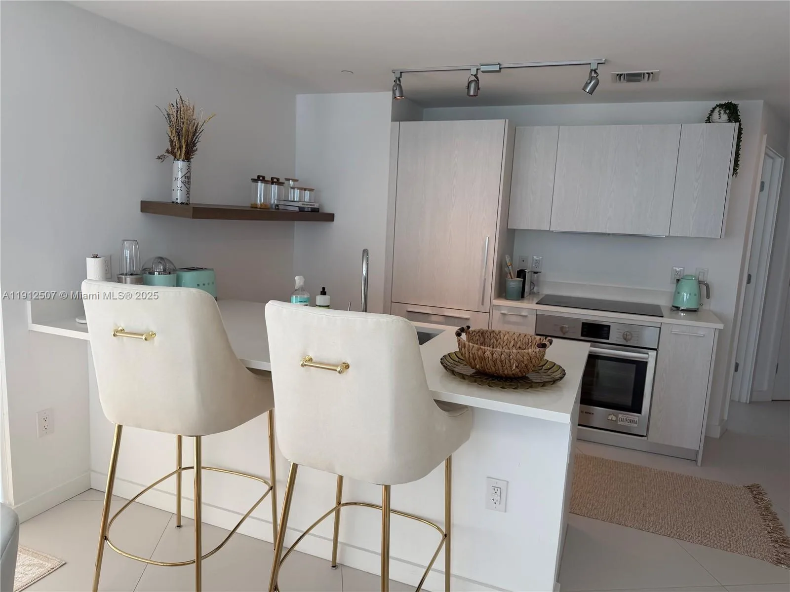 501 NE 31st St # 2606, Miami, FL 33137 photo 2