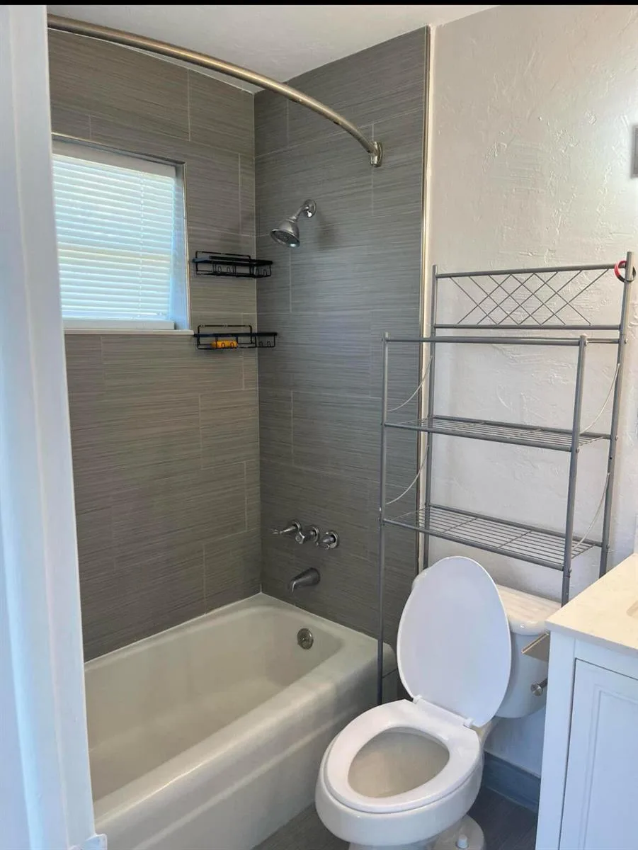 1211 W 27TH Street, Riviera Beach, FL 33404 photo 4