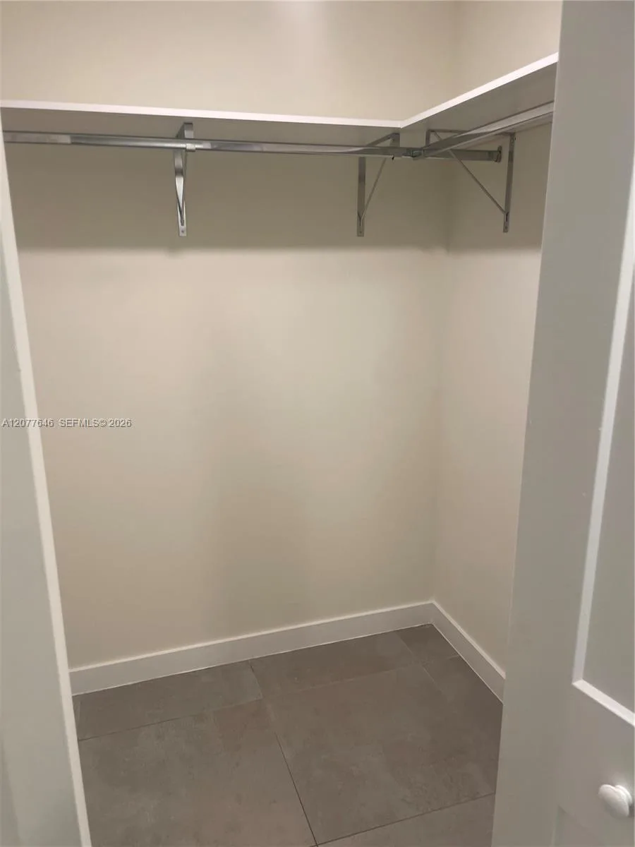 16395 Biscayne Blvd # 313, North Miami Beach, FL 33160 photo 6