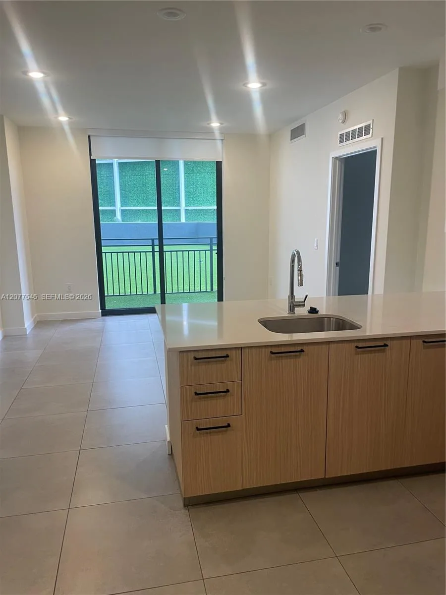 16395 Biscayne Blvd # 313, North Miami Beach, FL 33160 photo 8
