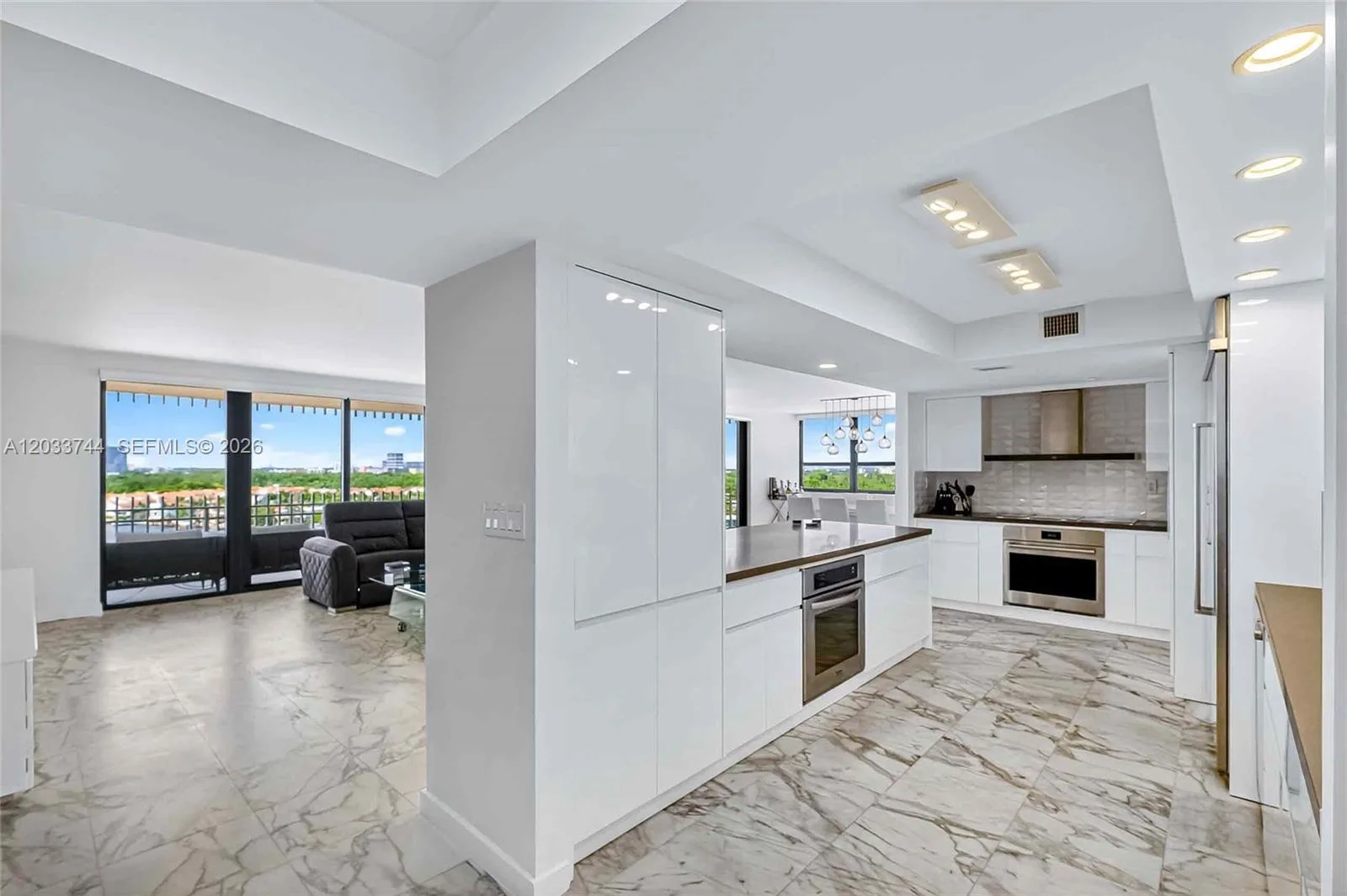 2 Grove Isle Dr # B1210, Miami, FL 33133