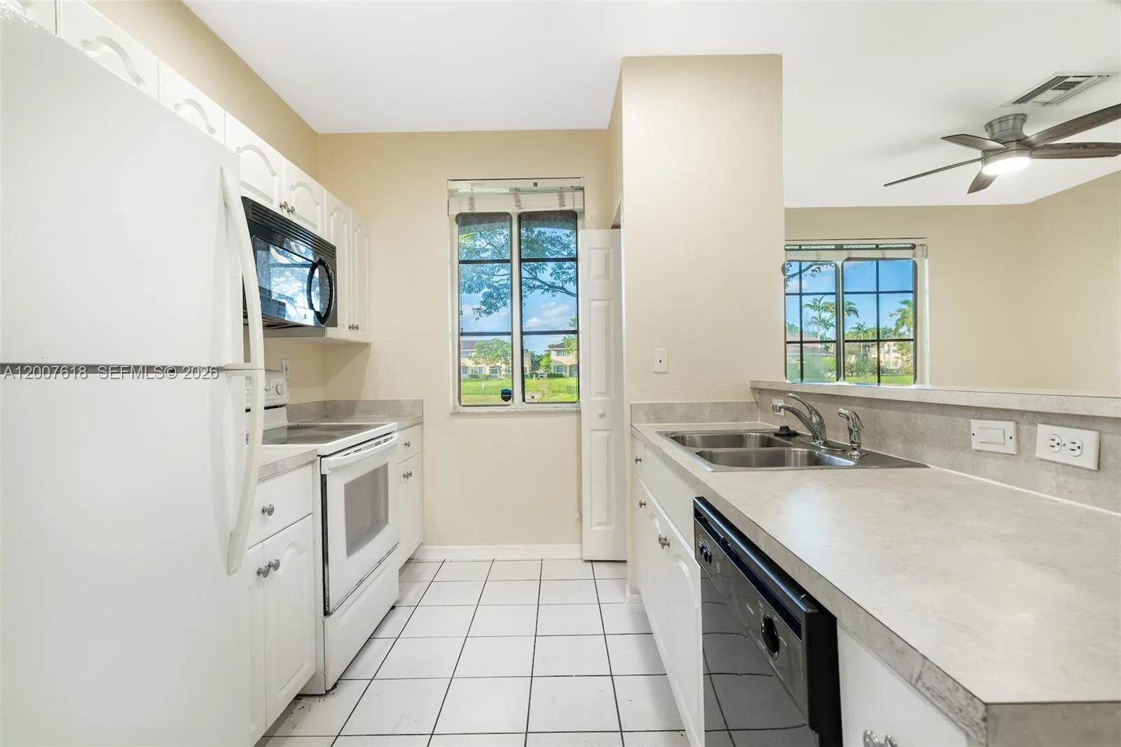 6051 SW 19th Pl, North Lauderdale, FL 33068 photo 5