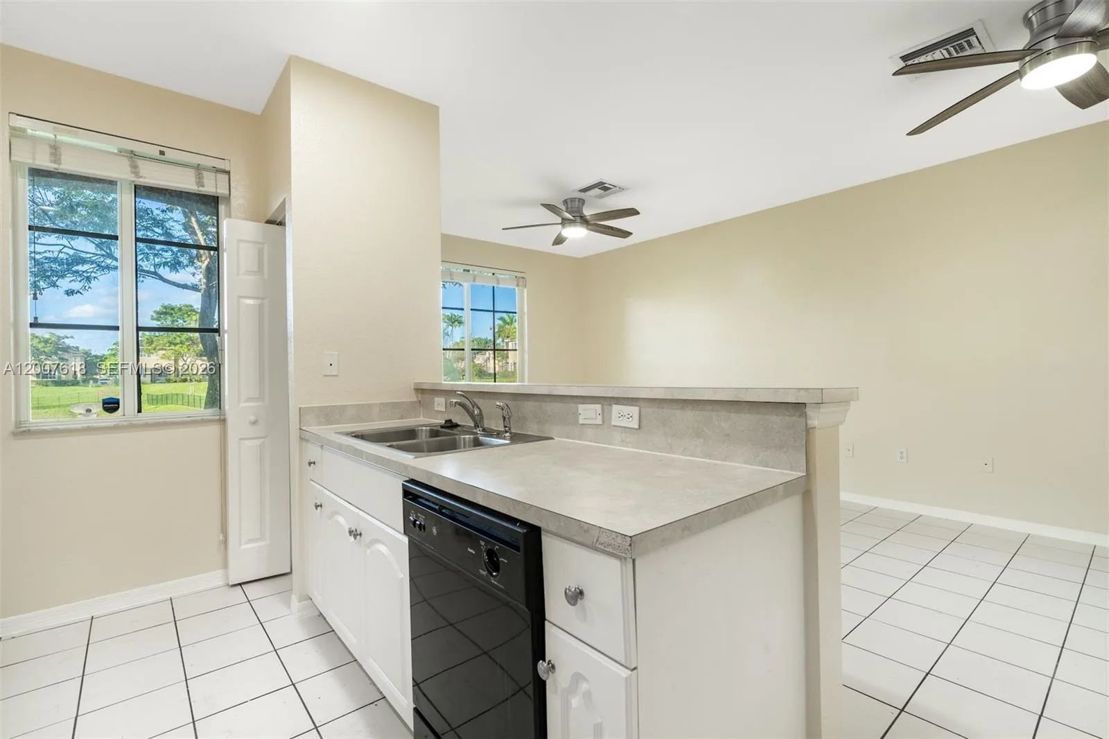 6051 SW 19th Pl, North Lauderdale, FL 33068 photo 7