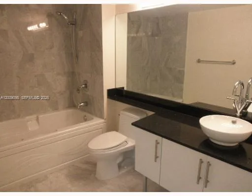 31 SE 5th St # 2807, Miami, FL 33131 photo 6
