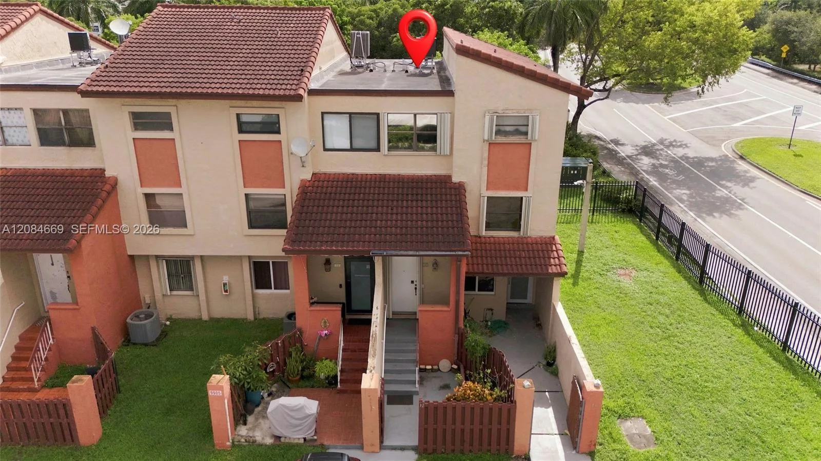 9905 NW 9th St Cir # 12-21, Miami, FL 33172