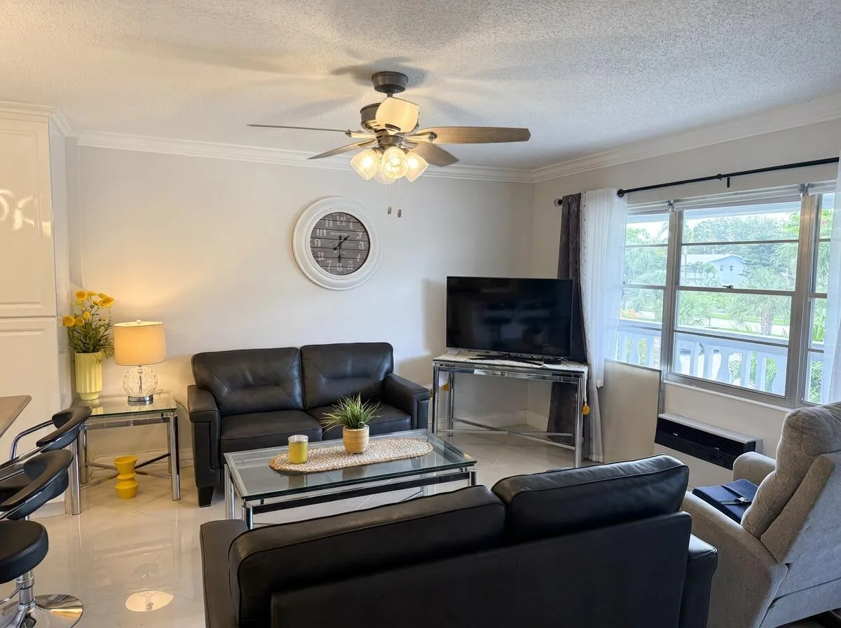 37 OAKRIDGE C # 37, Deerfield Beach, FL 33442