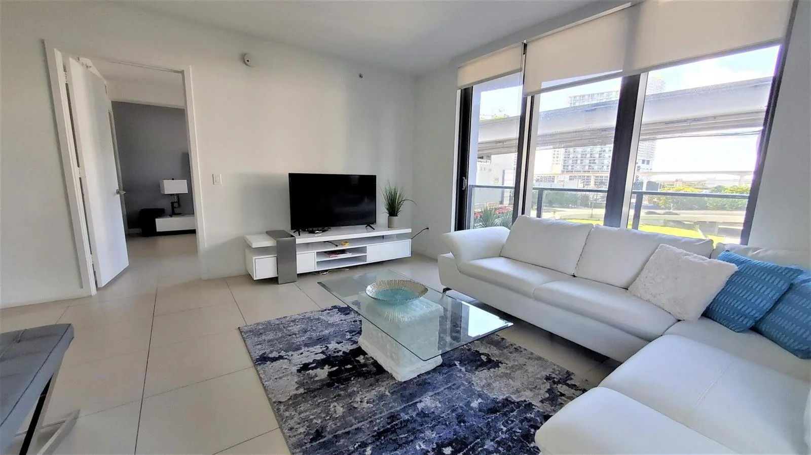 31 SE 6th Street # 602, Miami, FL 33131 photo 3