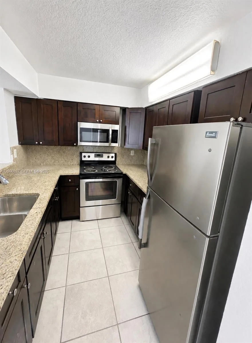 8460 SW 154th Cir Ct # 111, Miami, FL 33193