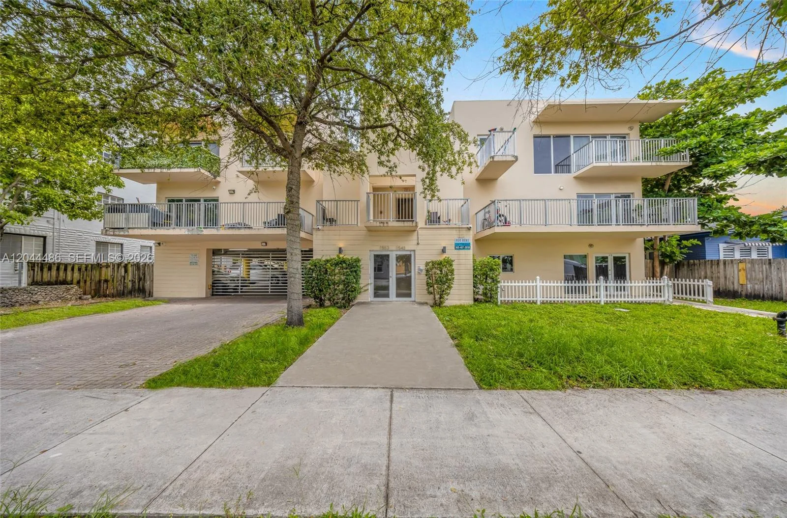 1553 SW 2nd St, Miami, FL 33135