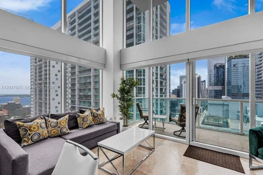 41 SE 5th St # 1702, Miami, FL 33131