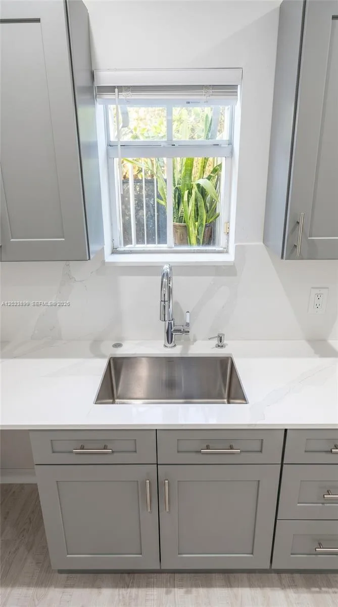 1438 Meridian Ave, Miami Beach, FL 33139 photo 8