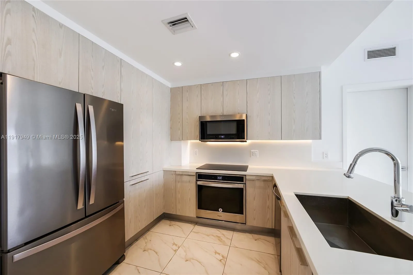2000 Metropica Way # 306, Sunrise, FL 33323