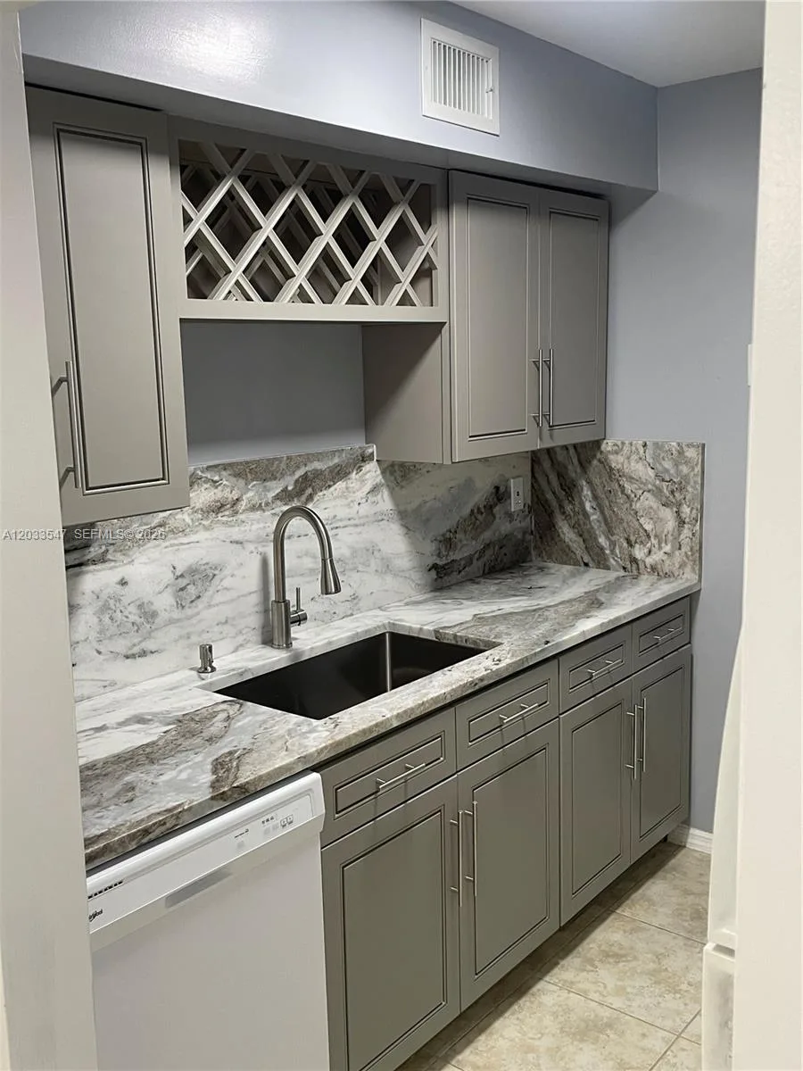 2916 NW 55th Ave # 2A, Lauderhill, FL 33313