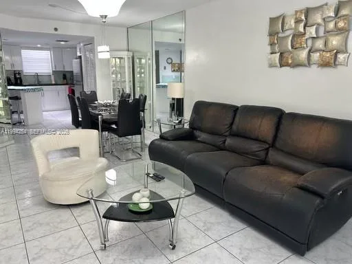 17801 N Bay Rd # 203, Sunny Isles Beach, FL 33160 — zdjęcie 2