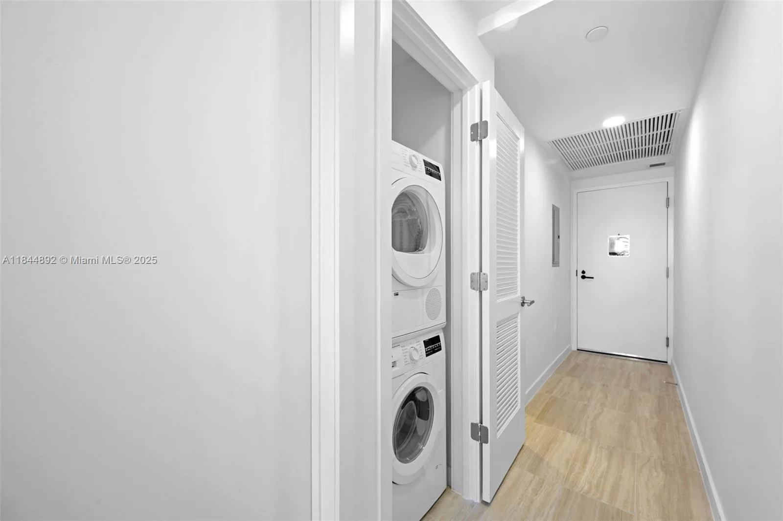 580 72nd St # 1603, Miami Beach, FL 33141 photo 6