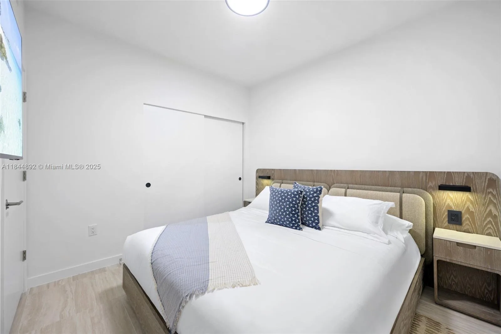580 72nd St # 1603, Miami Beach, FL 33141 photo 8