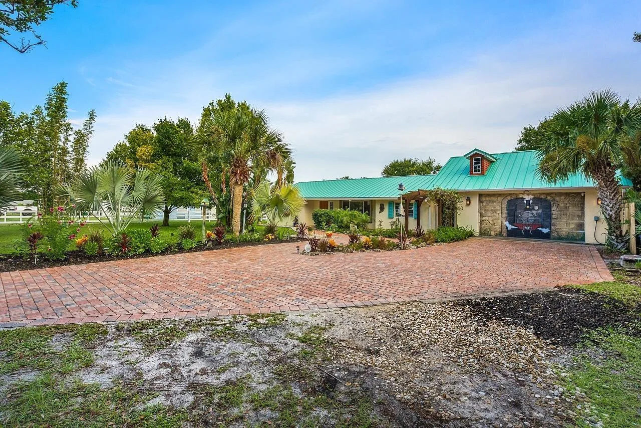3955 FOOSHE Avenue, Sebastian, FL 32976