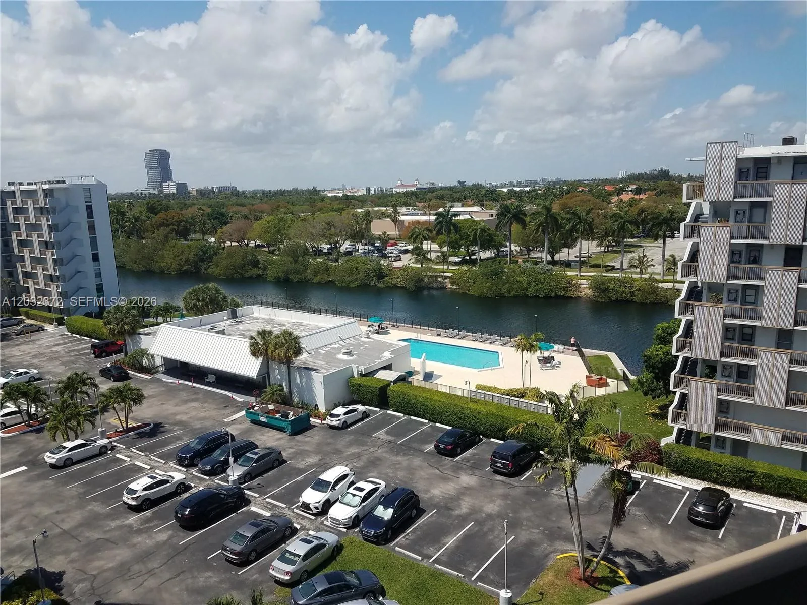 3475 N Country Club Dr # 805, Aventura, FL 33180