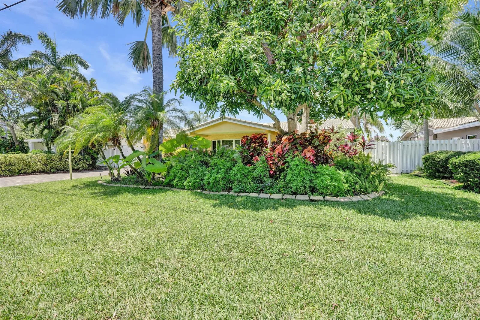 2265 SE 12th Street, Pompano Beach, FL 33062