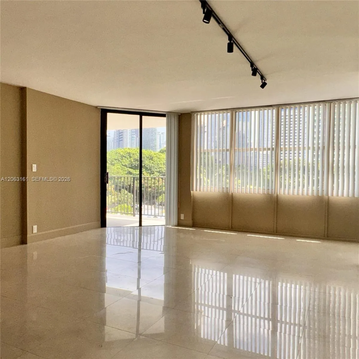 1901 Brickell Ave # B512, Miami, FL 33129 photo 4