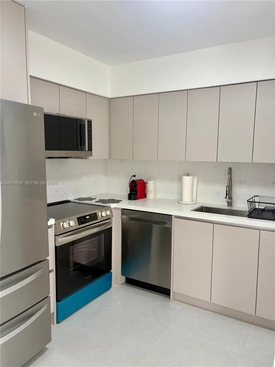 4701 N Andrews Ave, Oakland Park, FL 33309 photo 4