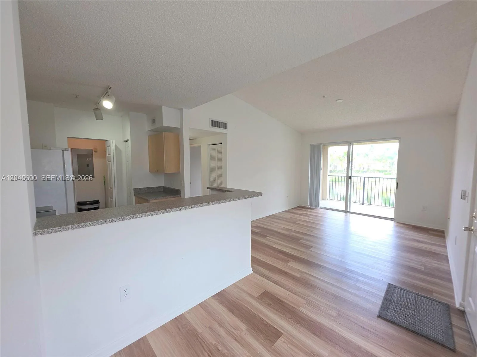 8070 N Nob Hill Rd # 208, Tamarac, FL 33321 — zdjęcie 2