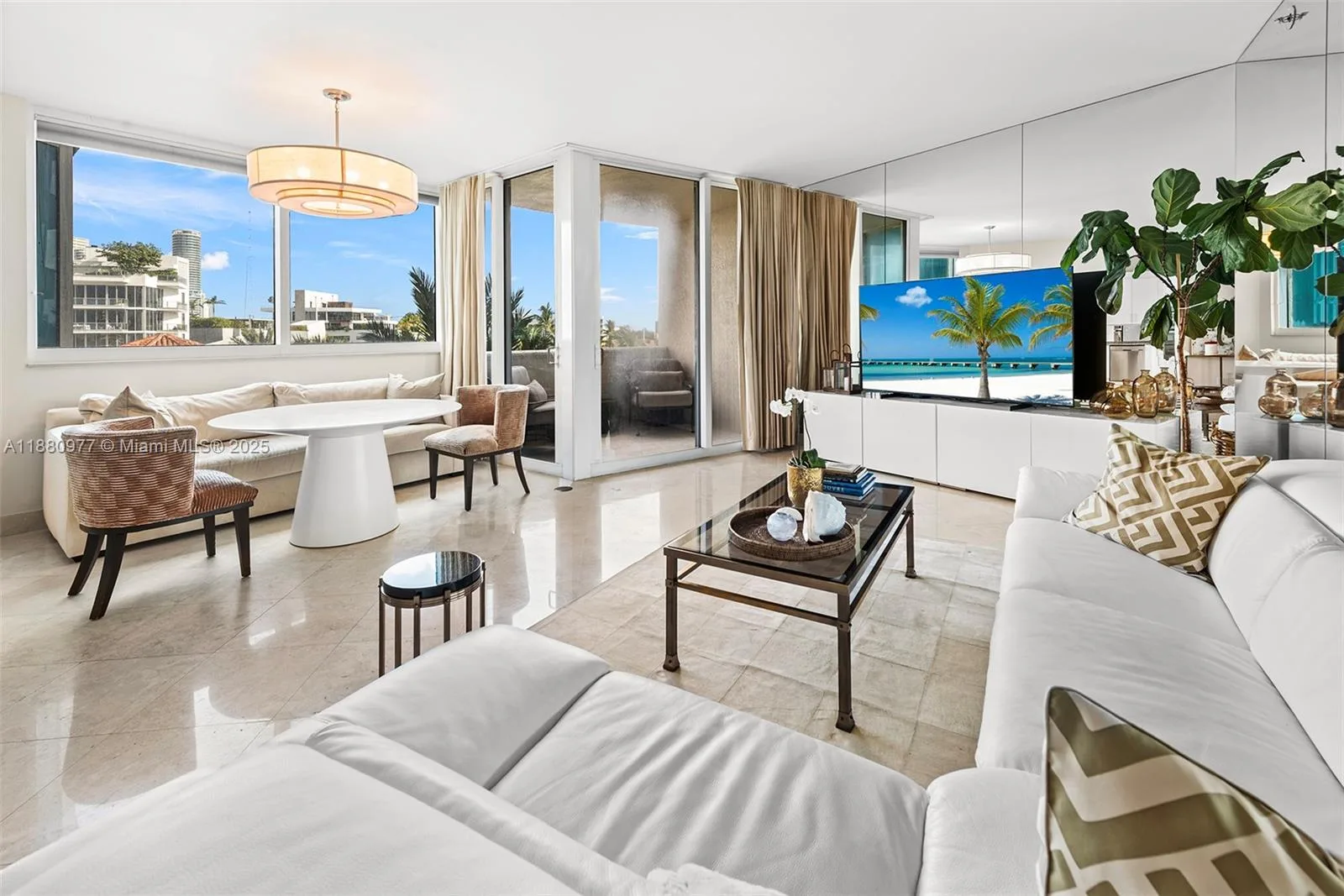 300 S Pointe Dr # 504, Miami Beach, FL 33139