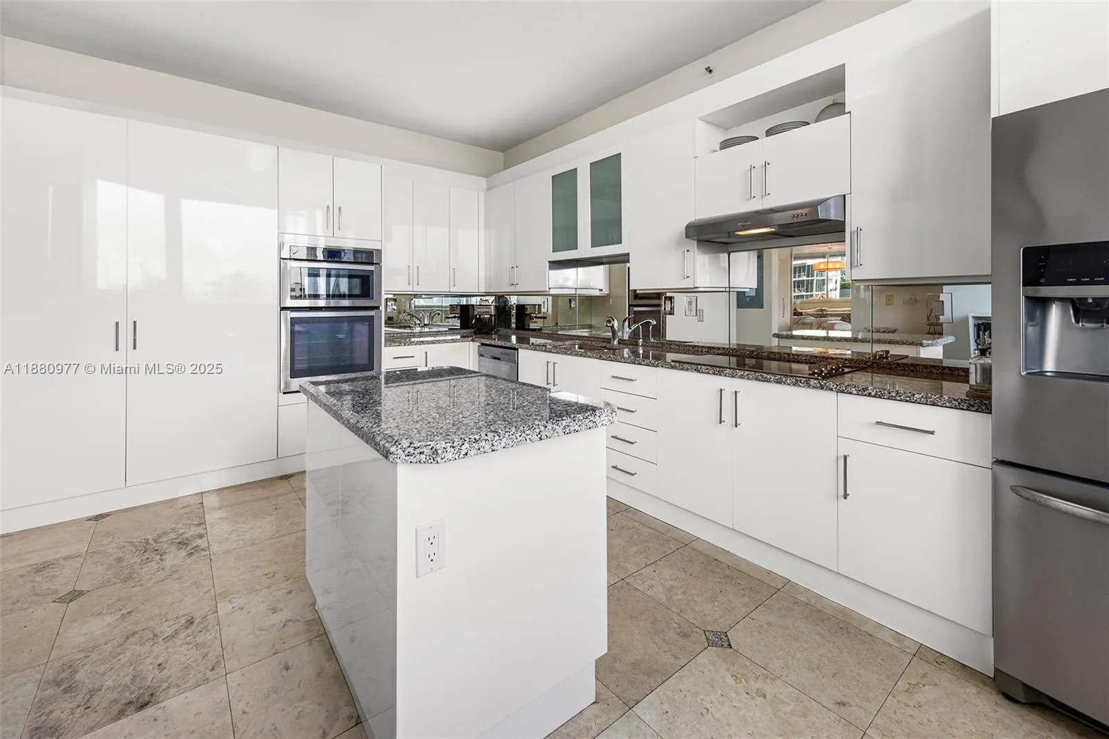 300 S Pointe Dr # 504, Miami Beach, FL 33139 photo 10