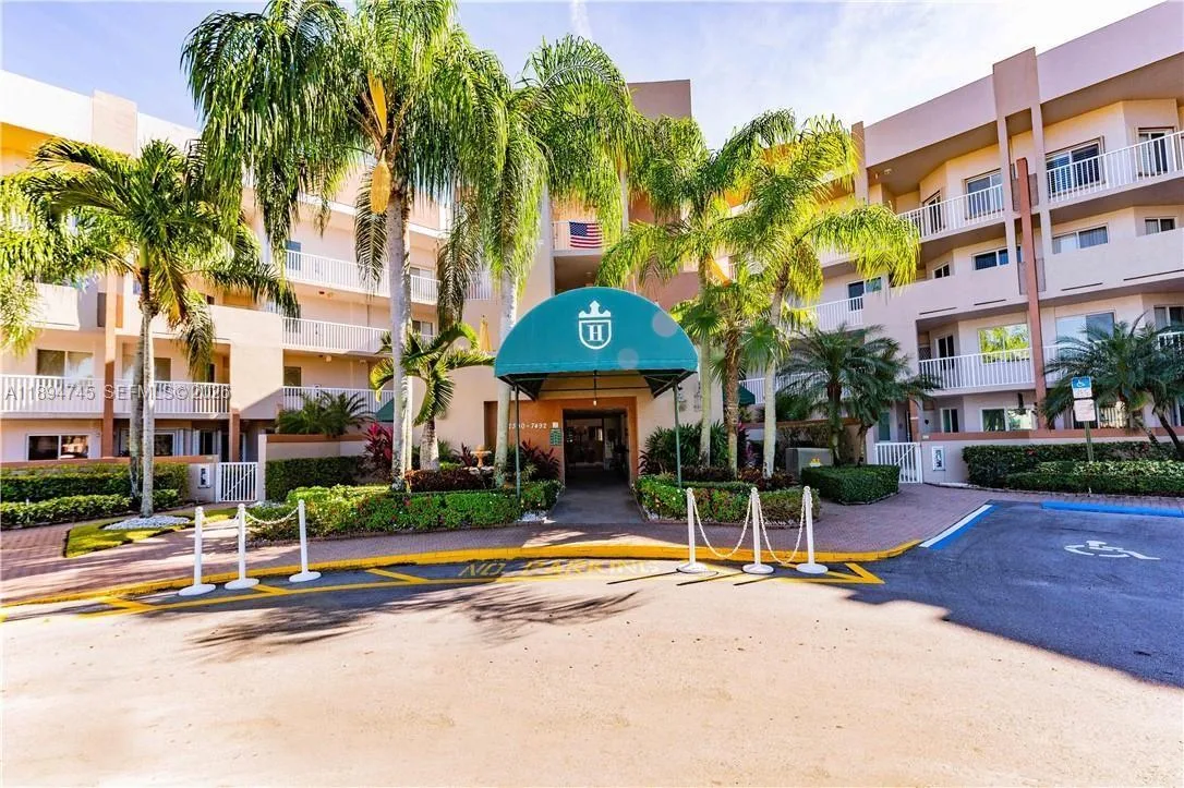 7440 Granville Dr # 213, Tamarac, FL 33321