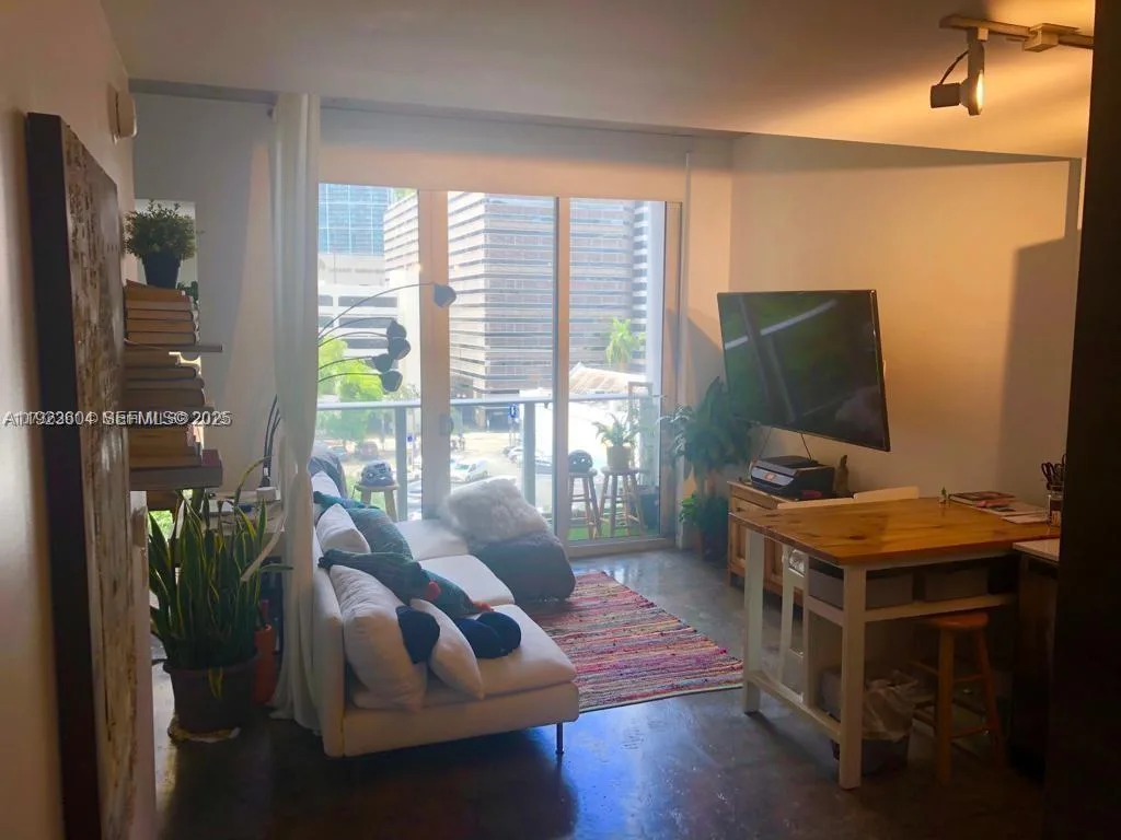 151 SE 1st St # 409, Miami, FL 33131 photo 4
