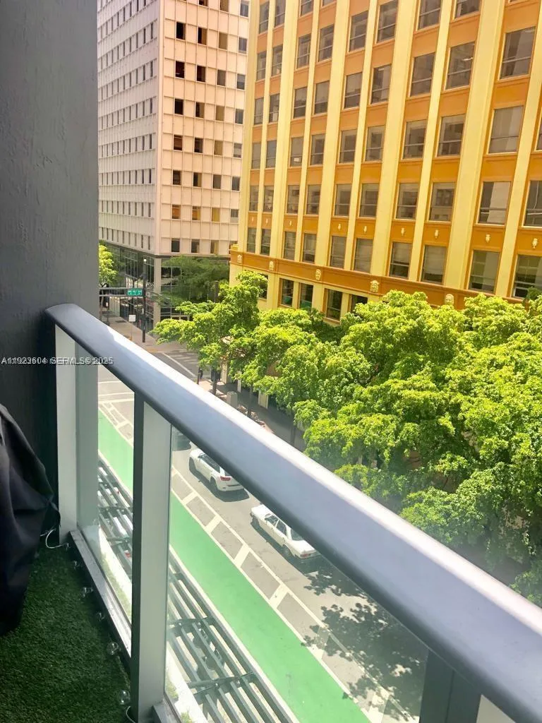 151 SE 1st St # 409, Miami, FL 33131 photo 5