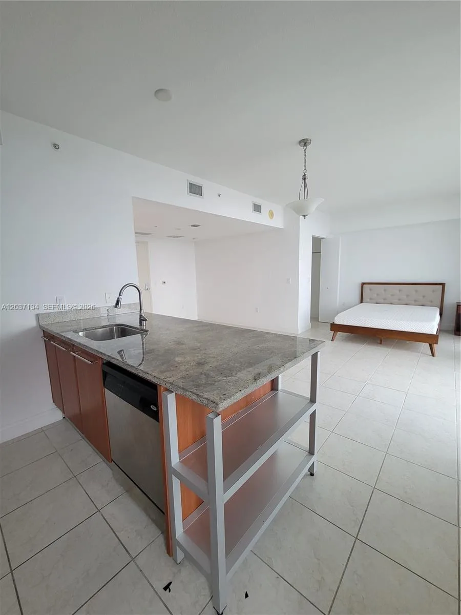 185 SW 7th St # 3500, Miami, FL 33130 photo 10