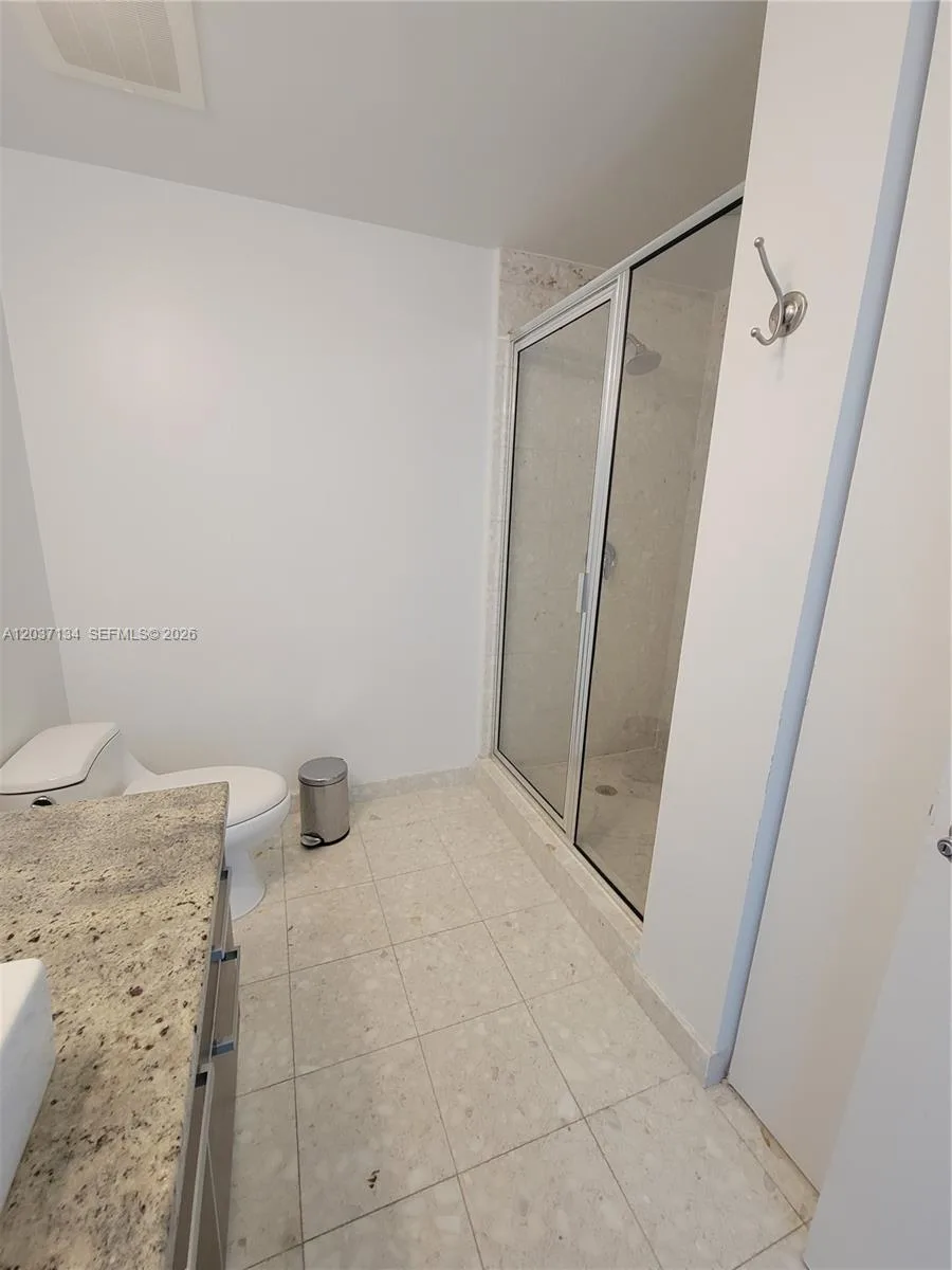 185 SW 7th St # 3500, Miami, FL 33130 photo 12