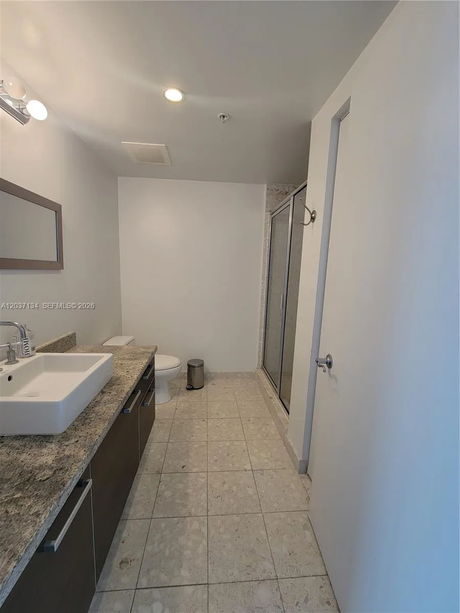 185 SW 7th St # 3500, Miami, FL 33130 photo 13