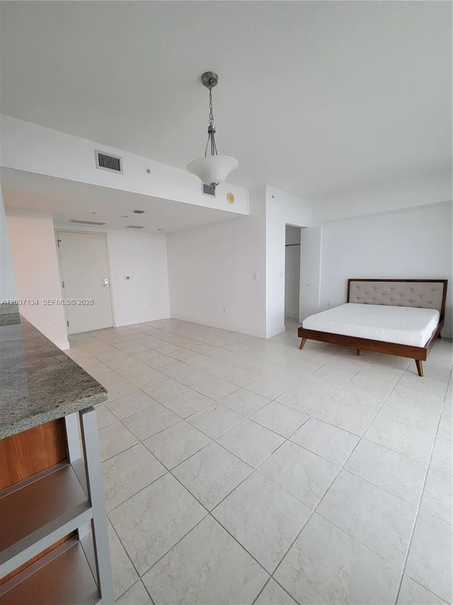 185 SW 7th St # 3500, Miami, FL 33130 photo 4